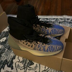 adidas gazelle silver green womens adidas Yeezy Boost 350 V2 'Citrin Non-Reflective' – Hype Vault main image 0